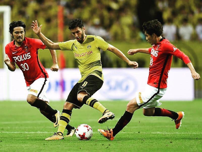 包含亚冠赛程吃紧，多特蒙德今夜单刀错失，态度坚定，赛程密集仍需轮换的词条