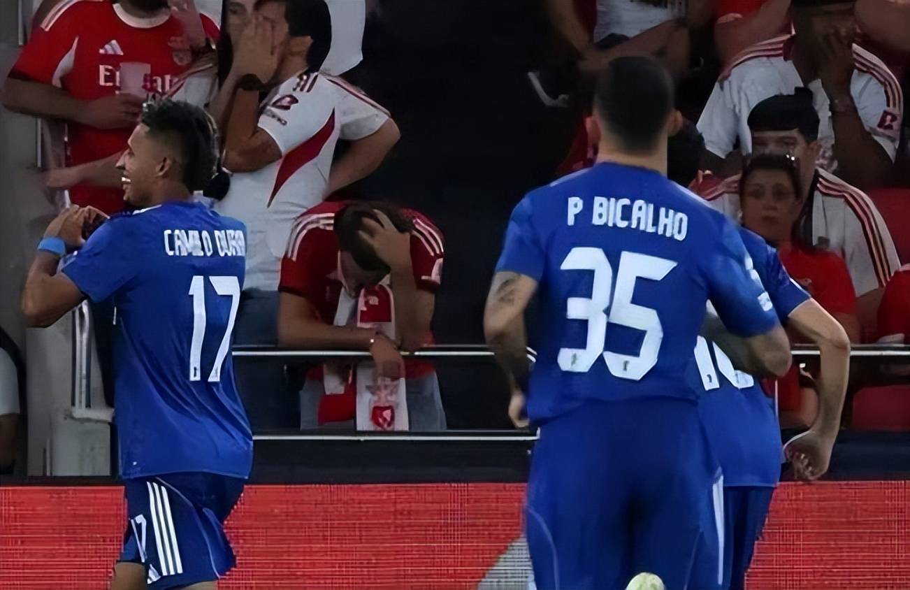 包含亚冠赛程吃紧，多特蒙德今夜单刀错失，态度坚定，赛程密集仍需轮换的词条